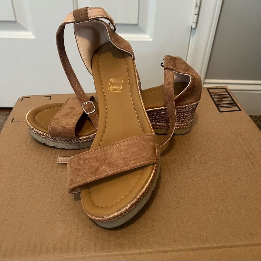 Tan/Brown Wedges